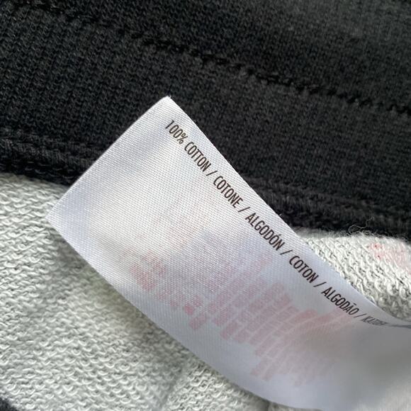 DISNEY Shorts Womens Sz Medium Black Minnie Mouse Print Sweatshort - Picture 4 of 5